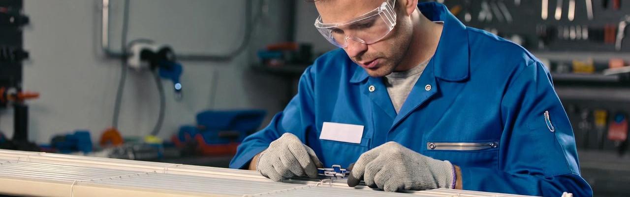 Reparación de una persiana atascada en Alcobendas